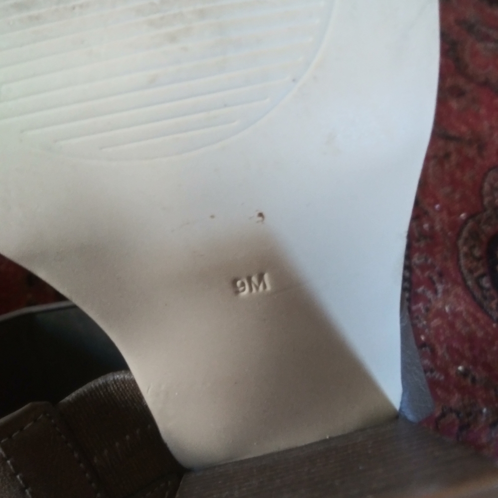 Heels - Picture 2 of 2